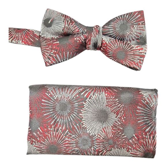 STACY ADAMS BURGUNDY SILVER BLACK FASHION BOXED BOW TIE & POCKET SQUARE SET. - Picture 2 of 5